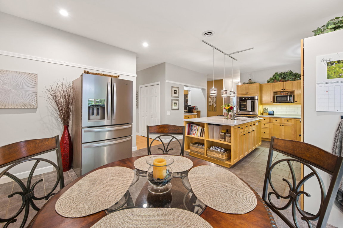 Kitchen/Breakfast Nook