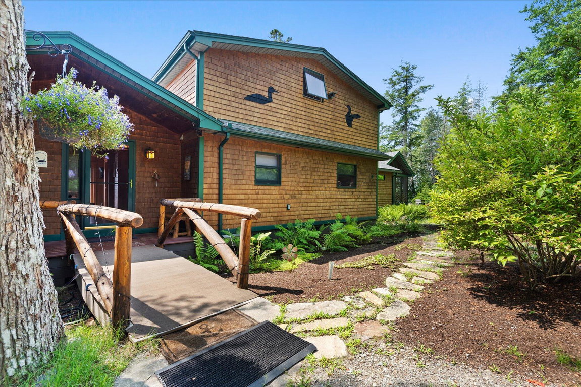 075-9 Outlet Cove Rd