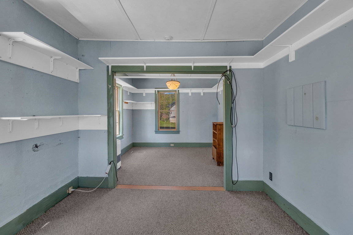 32-web-or-mls-137-w-franklin-rd