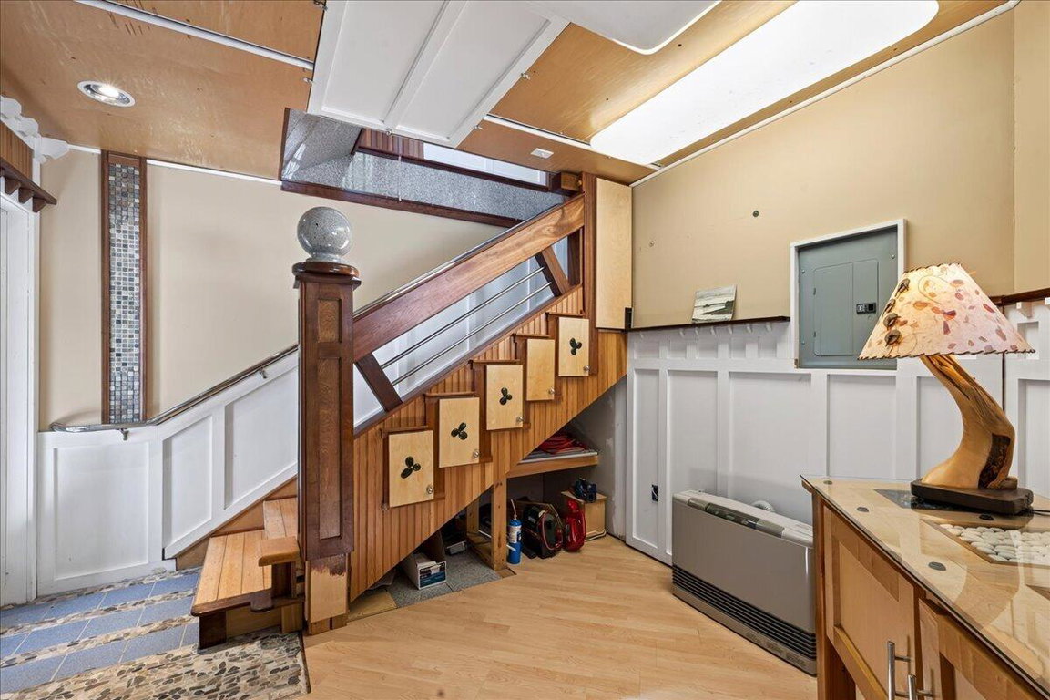 44-107 Ledgelawn Ave (59 of 96)