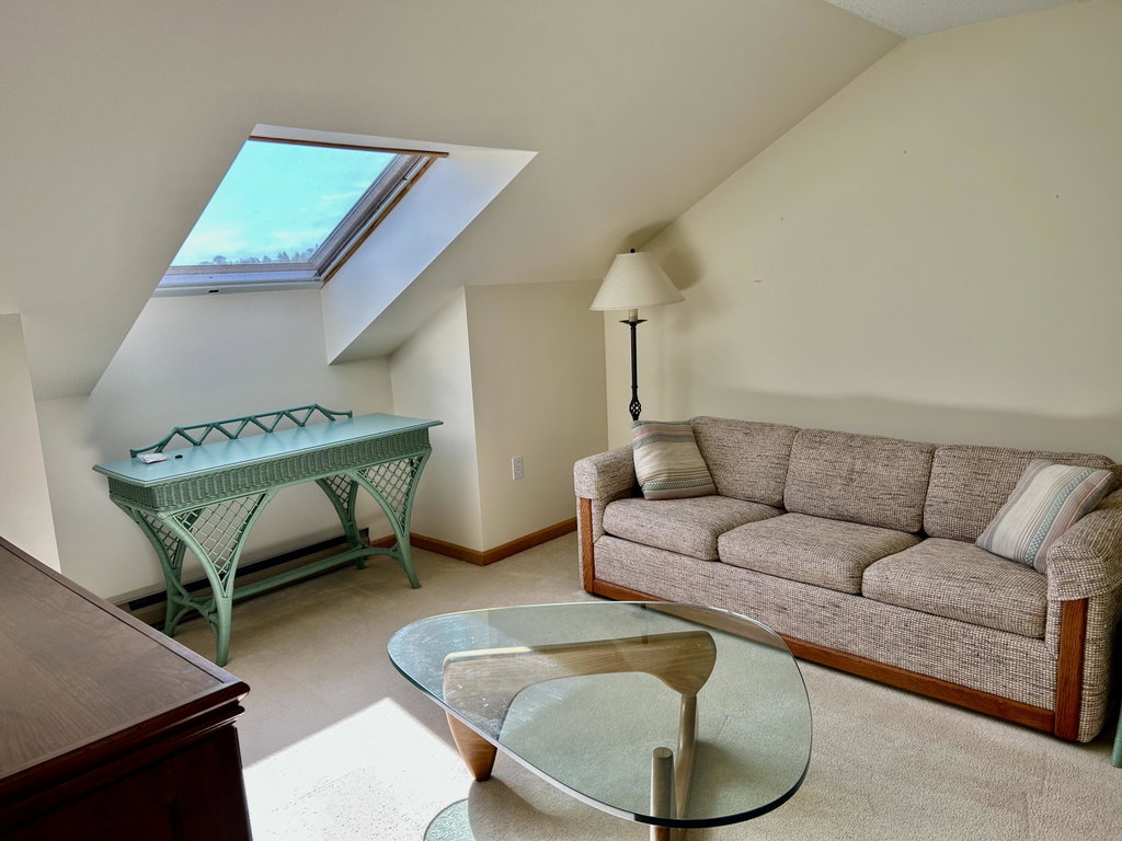 2nd level den