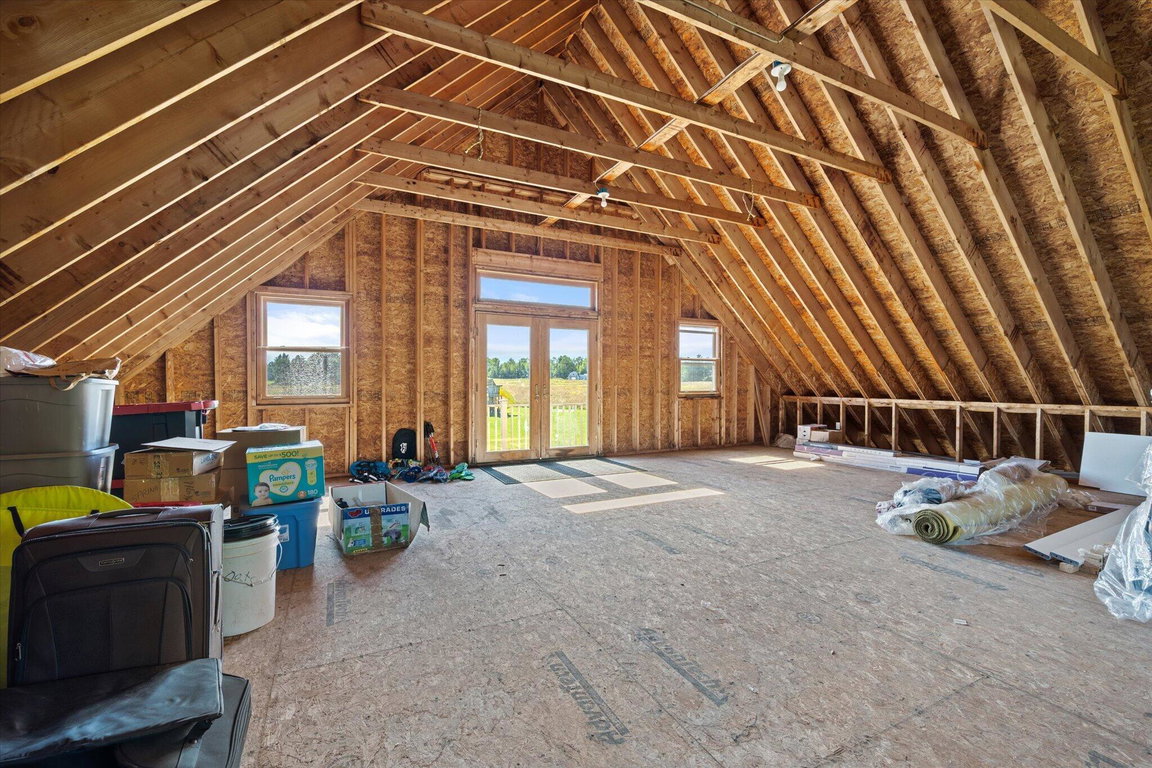 092-Storage above Garage