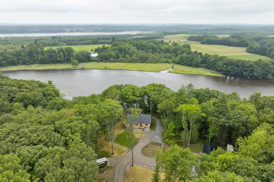 886 Middle Road Dresden