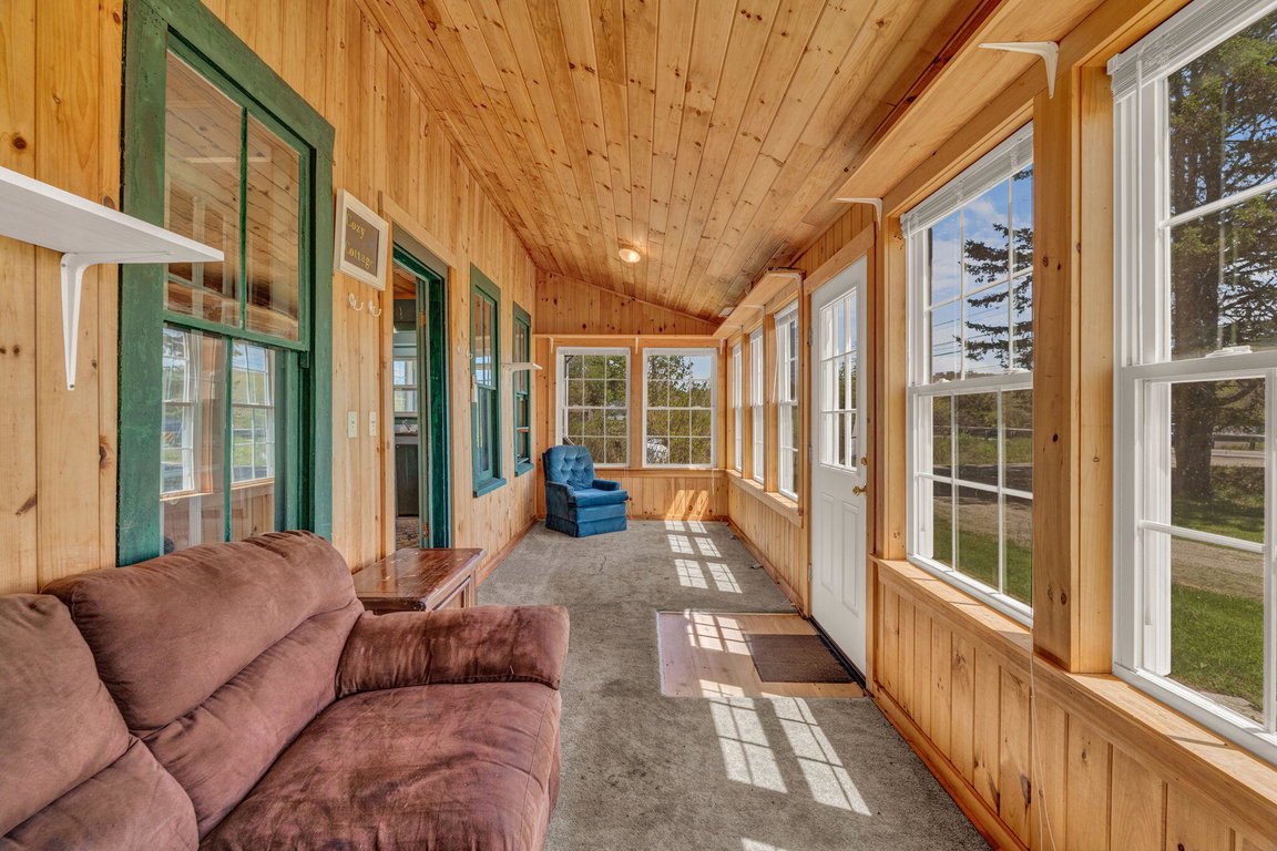 38-web-or-mls-137-w-franklin-rd