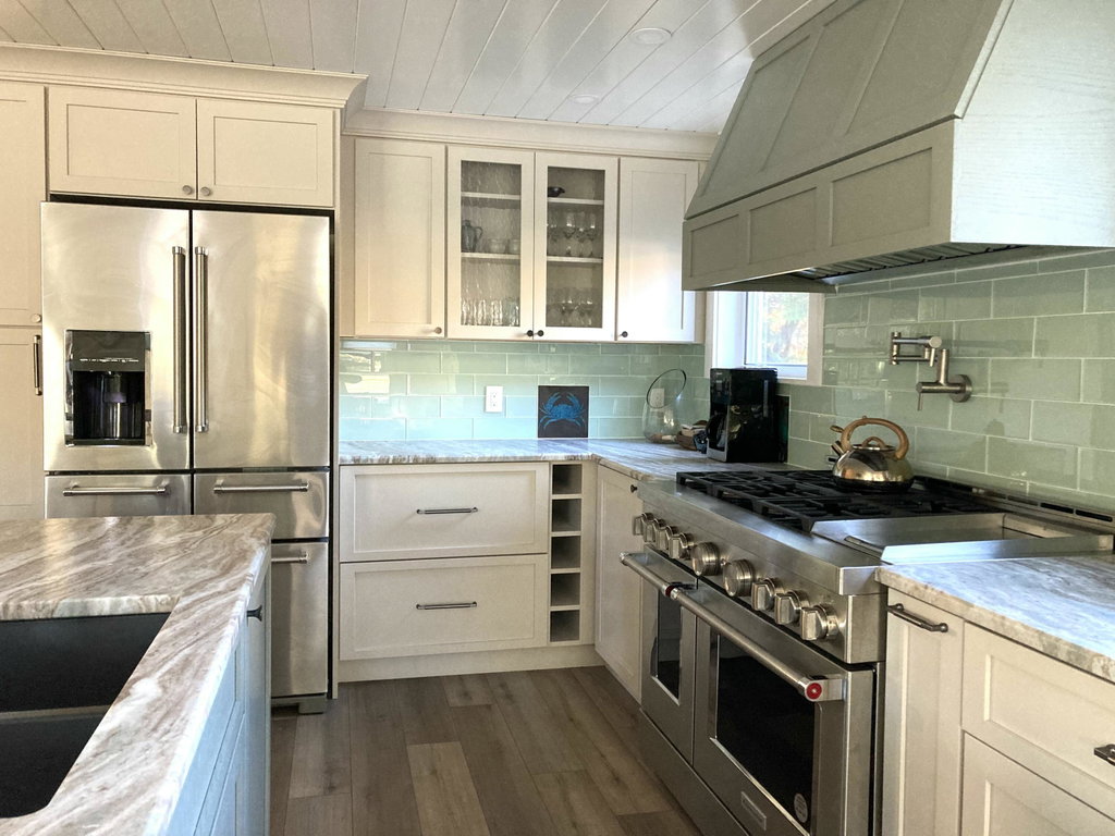 Kitchen appliances.