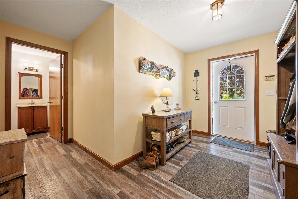37-1st Flr Entry