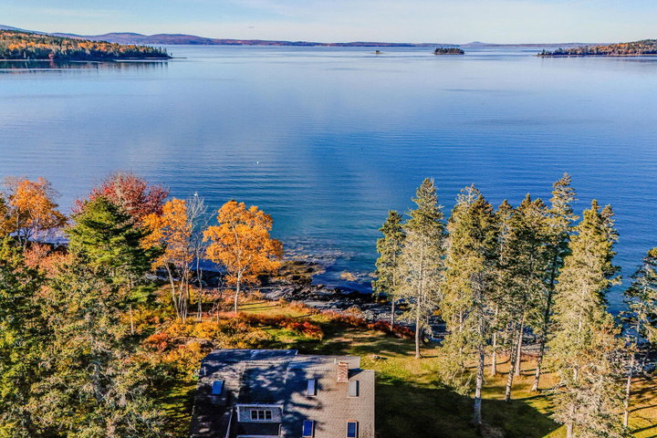 Spruce Edge Water Side