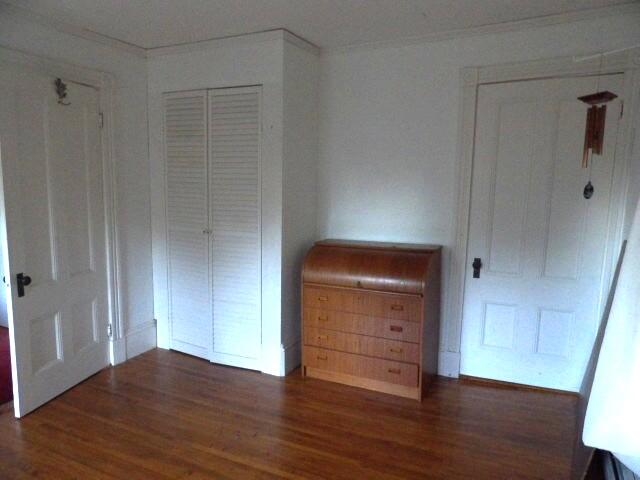 Ivano up bedroom, office