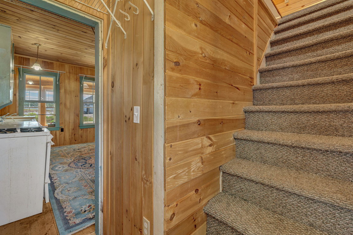 49-web-or-mls-137-w-franklin-rd