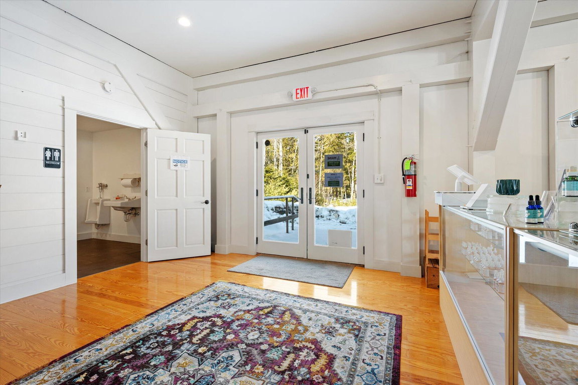 27-380 Ellsworth Rd