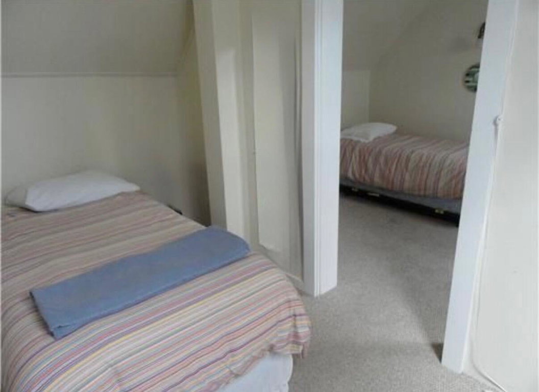 bedroom 1 + passthrough room