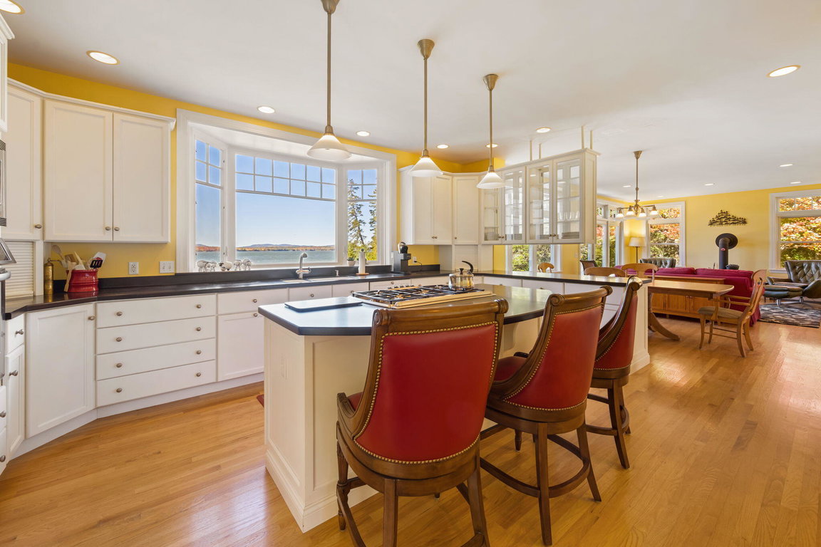 Costume Kitchen