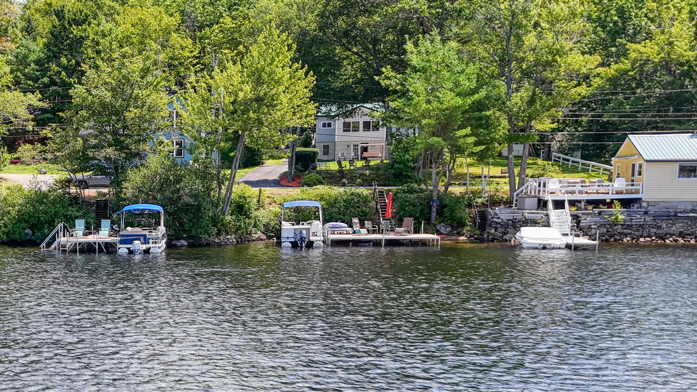 418 East Shore Road Peru