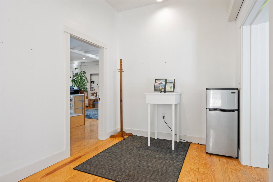 24-380 Ellsworth Rd