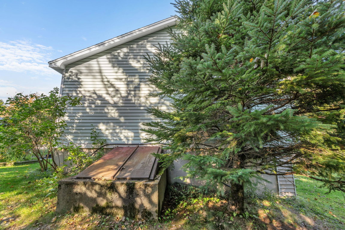 49-web-or-mls-736-eagle-lake-rd