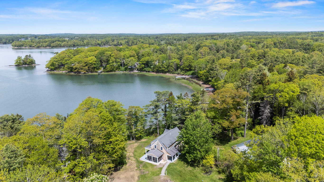 10 Chickadee Lane Freeport