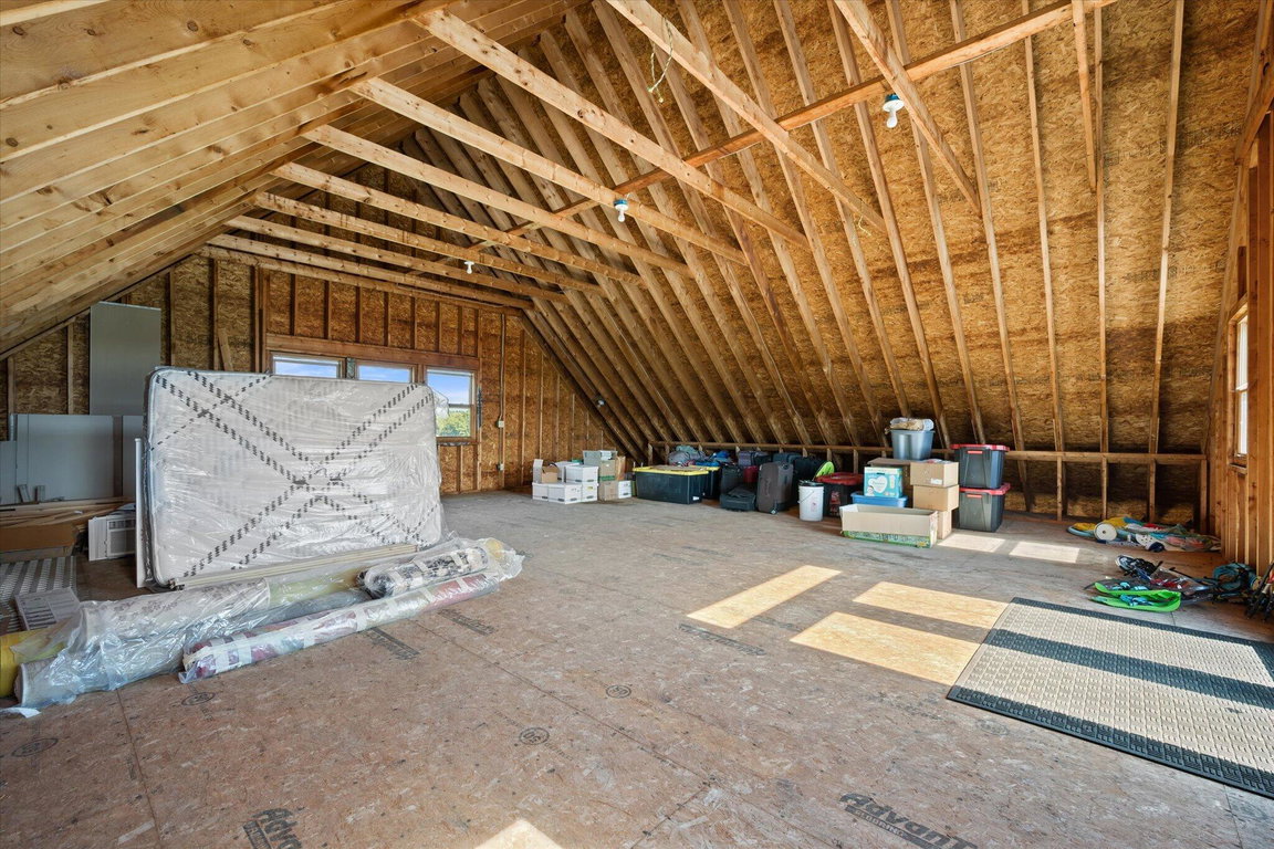 093-Storage above Garage