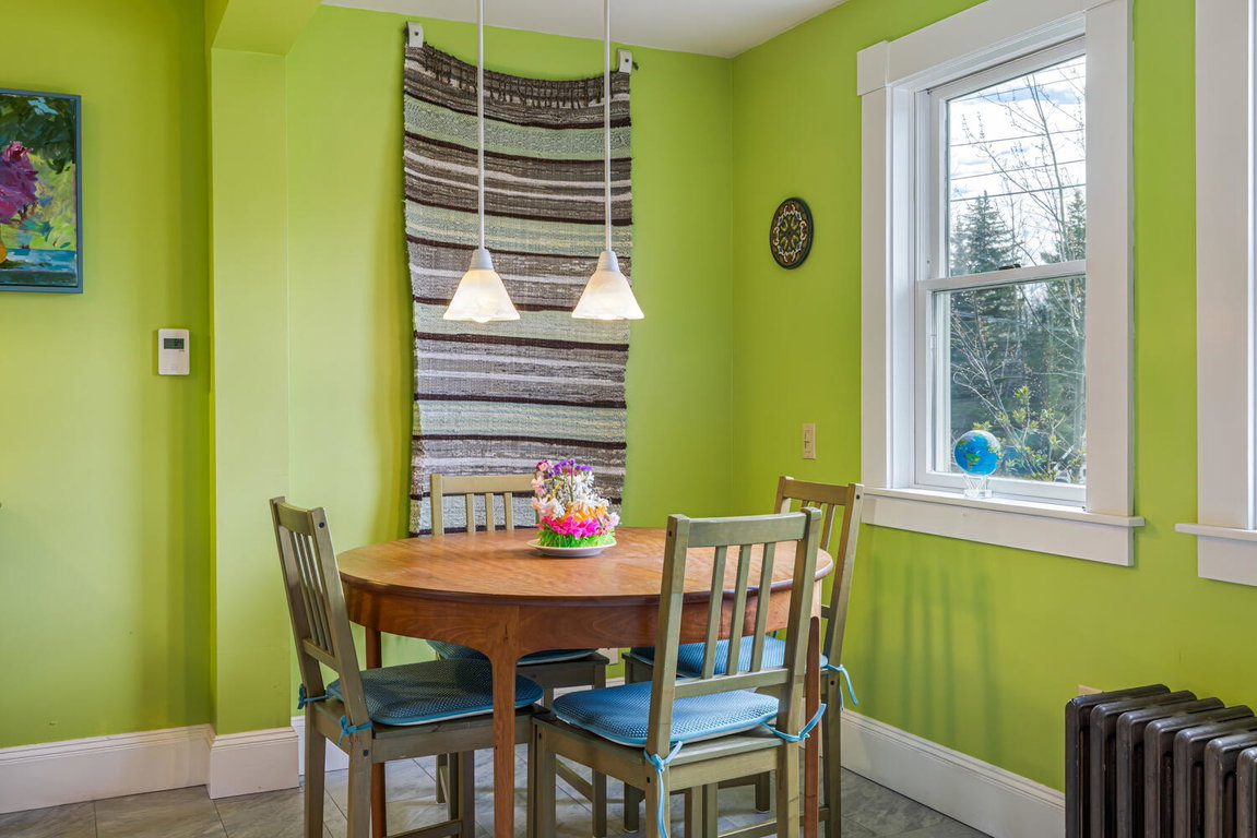 10-Breakfast Nook -15 One Upper Dunbar R