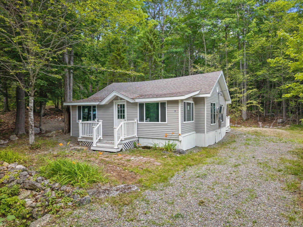 46 Larkspur Road Dedham