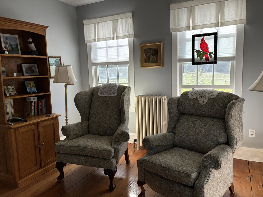 Sitting room for 1st floor bdrm.