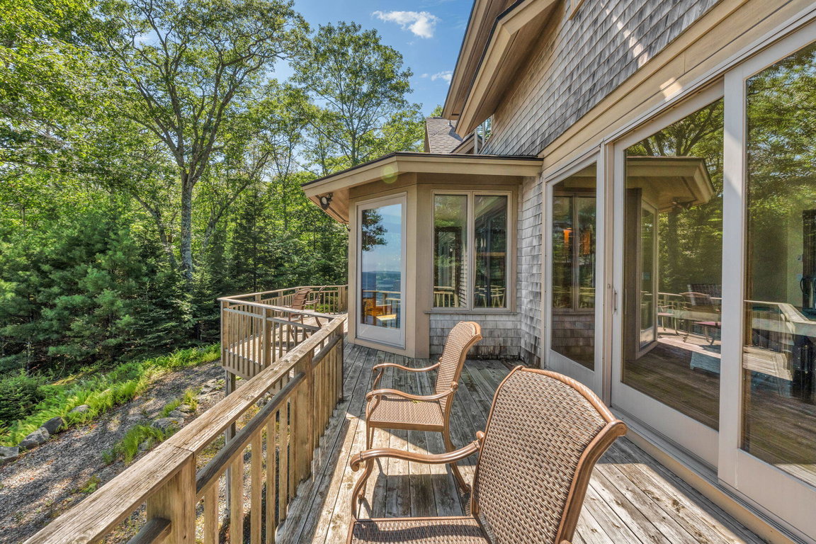 88-web-or-mls-1197-bay-rd