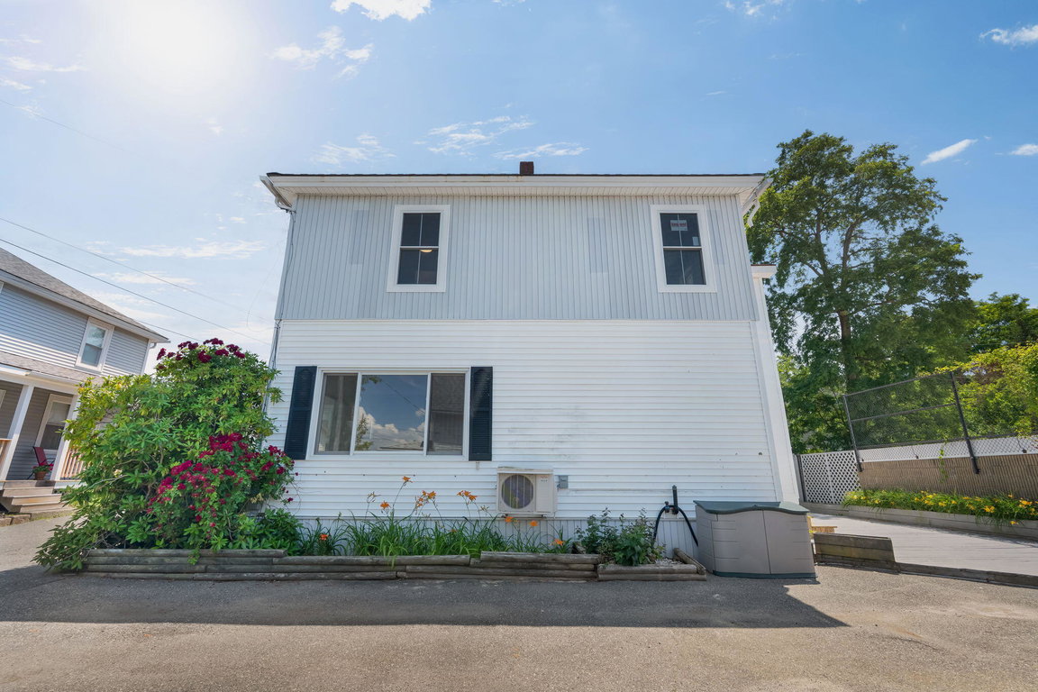 31-web-or-mls-54-greeley-ave