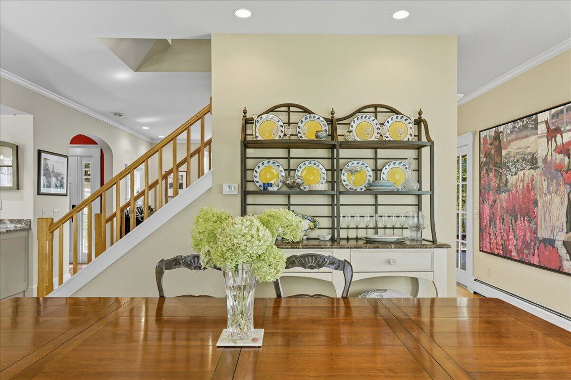013-Harley_s Way - Interior