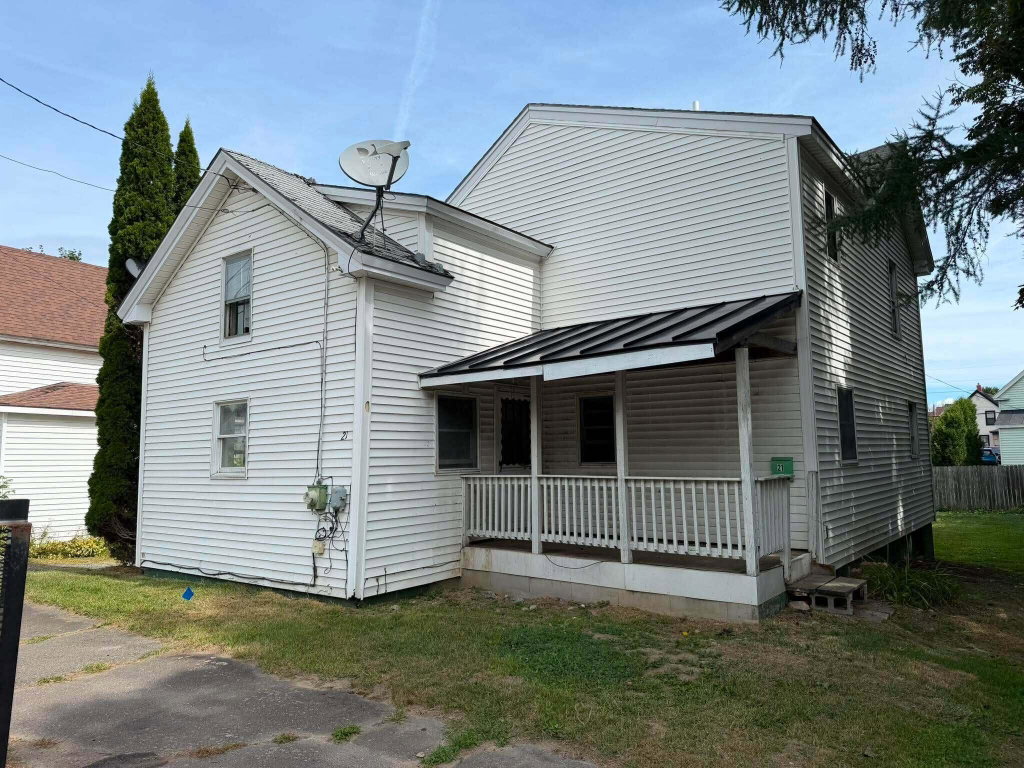 21 Hillside Avenue Waterville