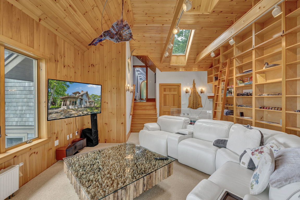 8-web-or-mls-1197-bay-rd