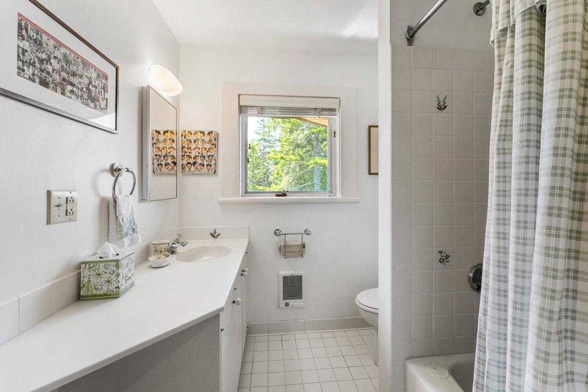 1st Floor Full Bath