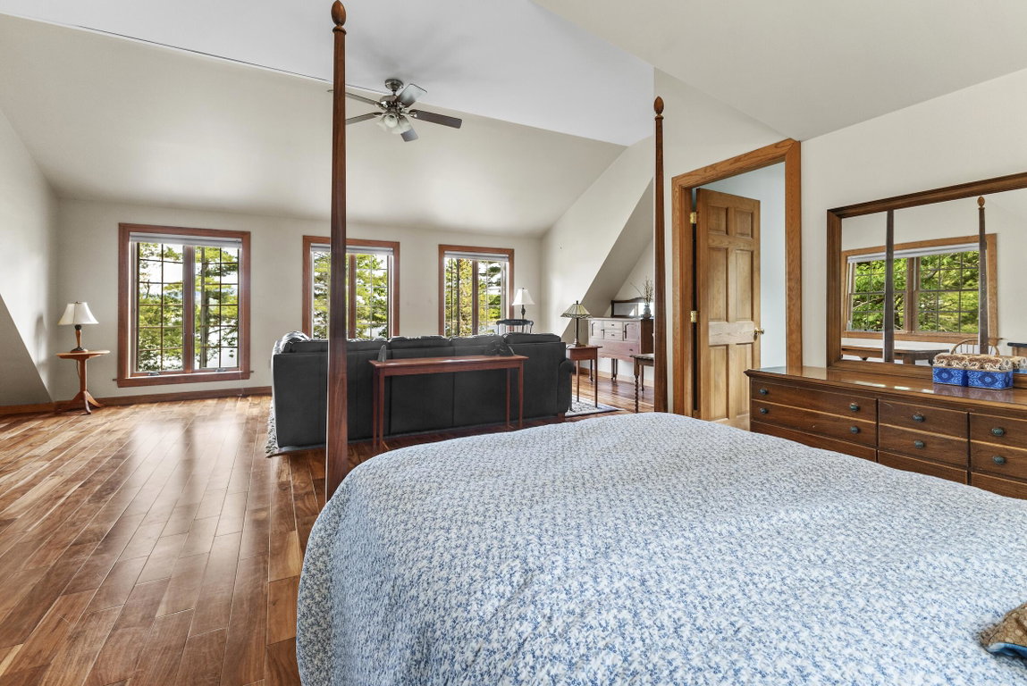 Bedroom or Bonus Room