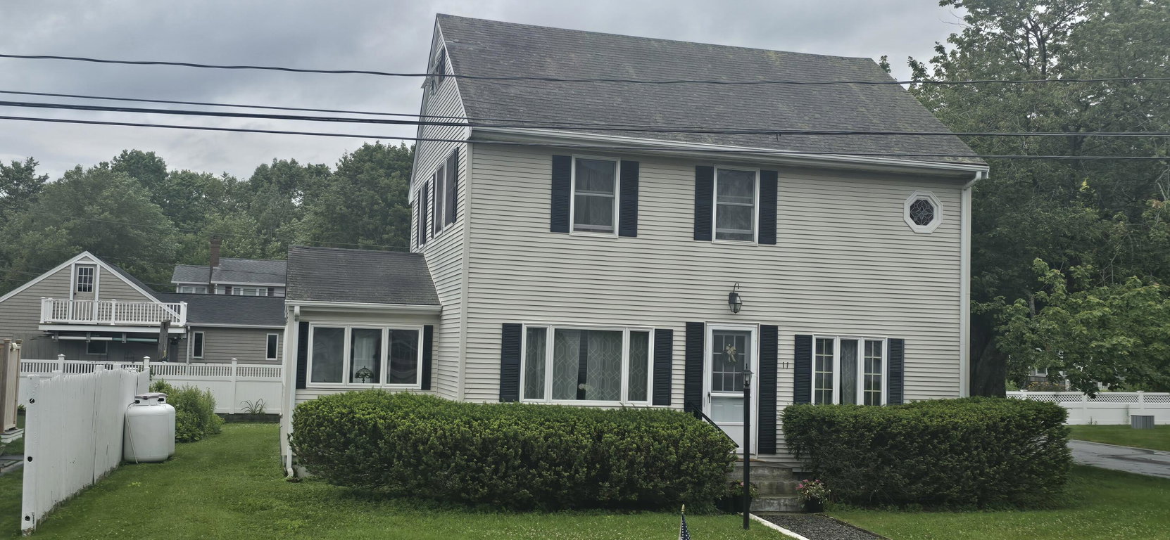 11 Surf Avenue York