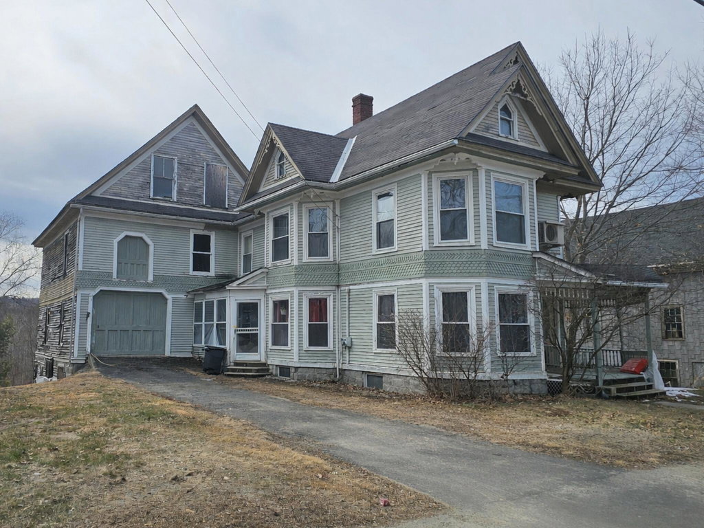 79 Pittsfield Avenue Hartland