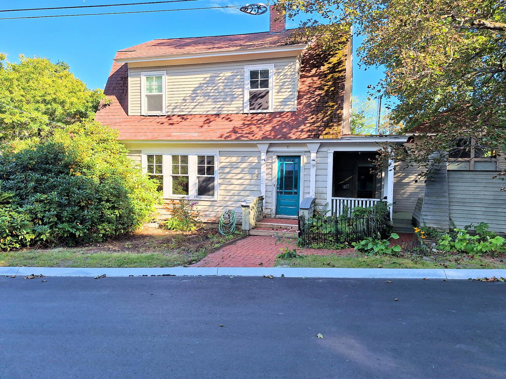 178 Davis Avenue Auburn
