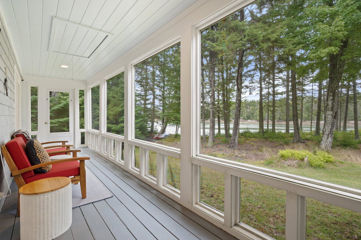 Screen Porch 8