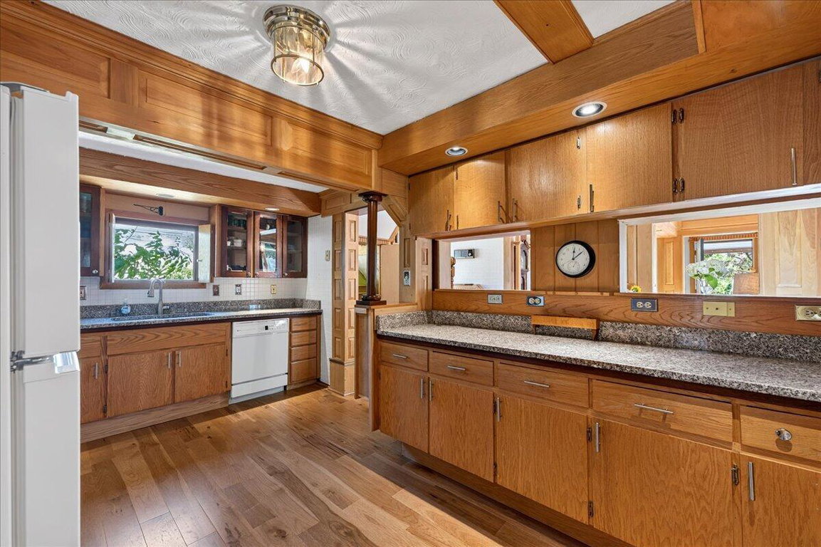 14-107 Ledgelawn Ave (29 of 96)