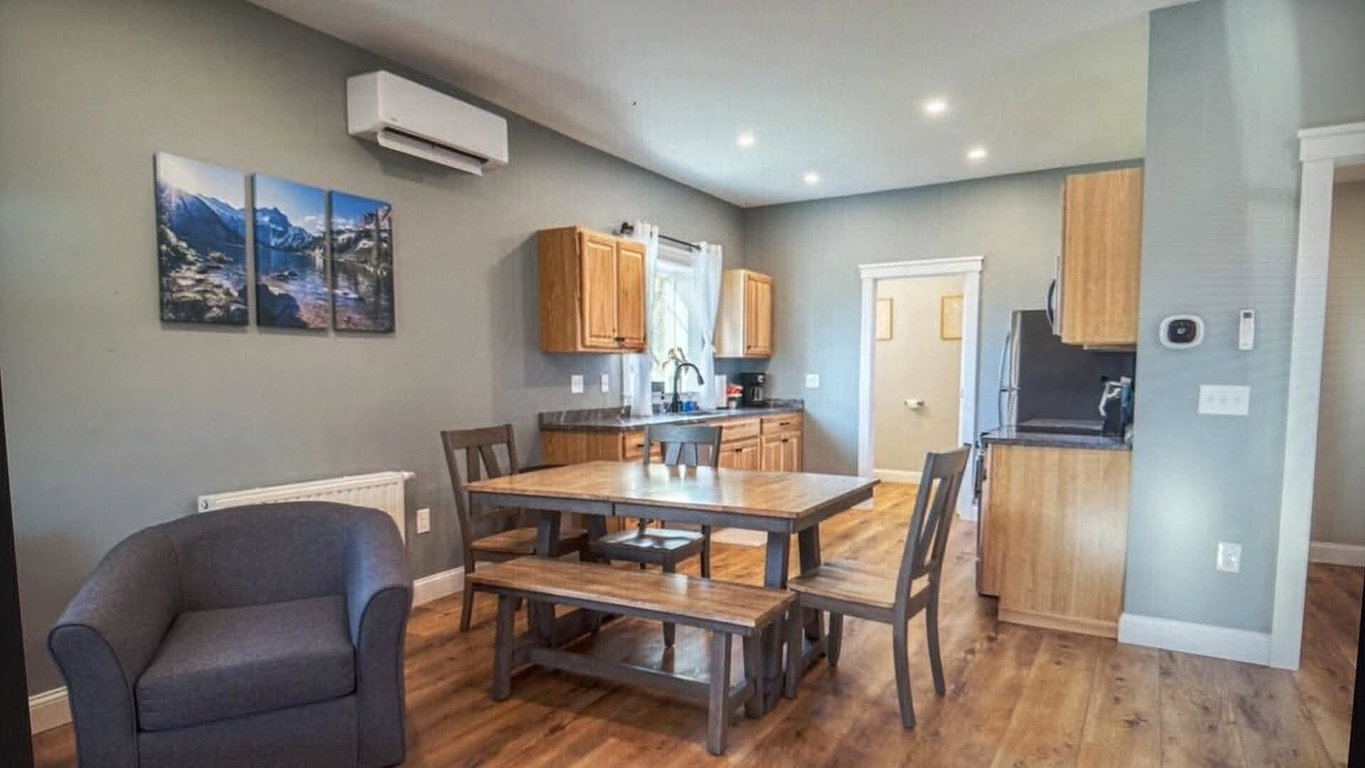 328 a dining area