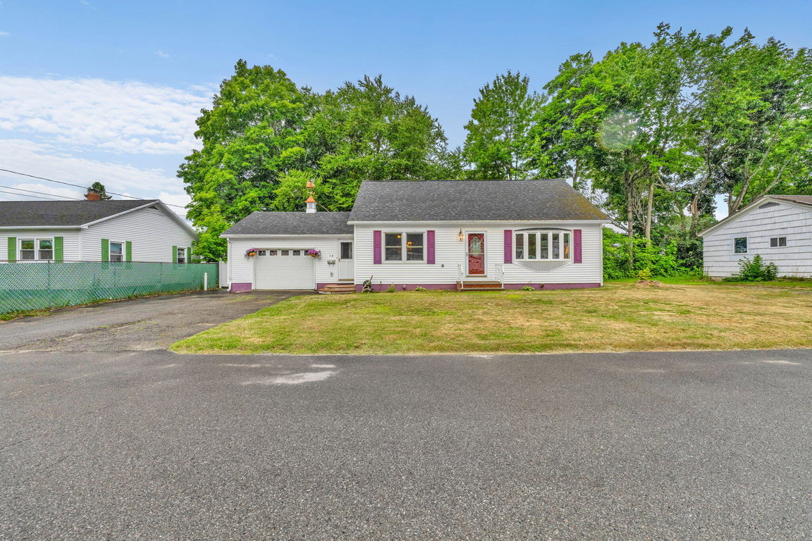 18 Grove Street East Millinocket