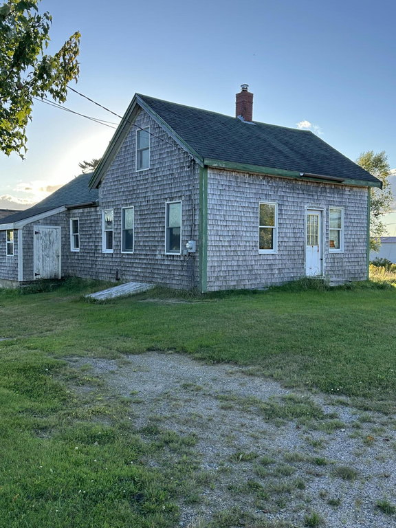 48 Middle Street Whitneyville