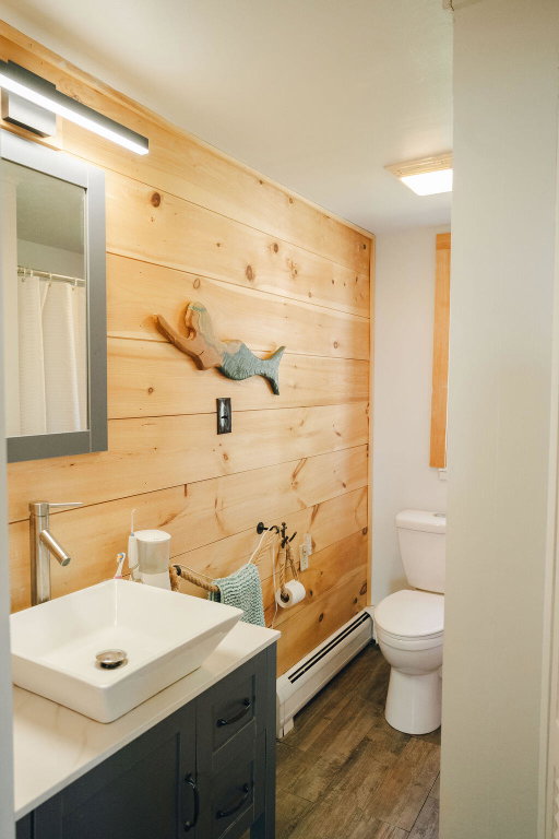 1st Floor Bath