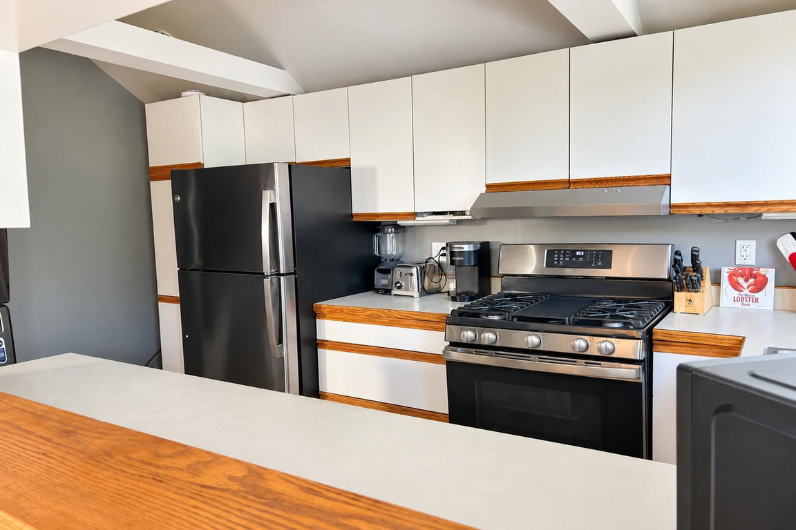 2i 2nd kitchen 1
