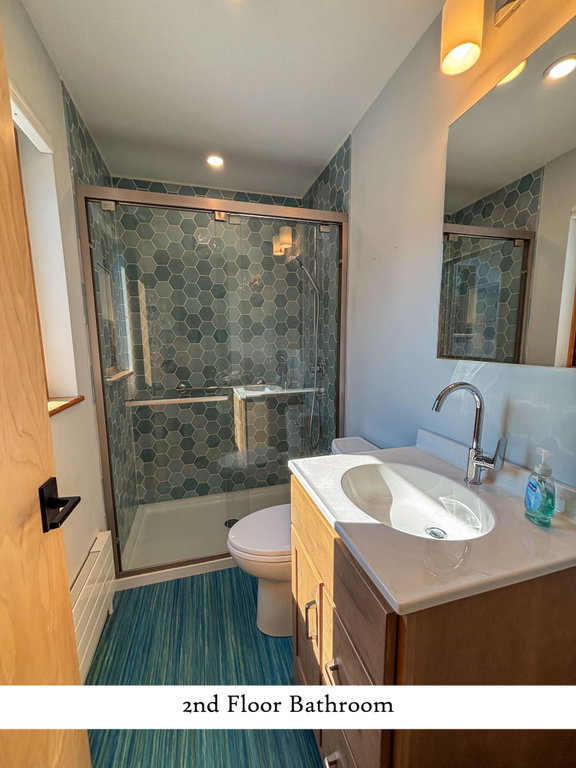 2nd Floor Bathroom (2), label