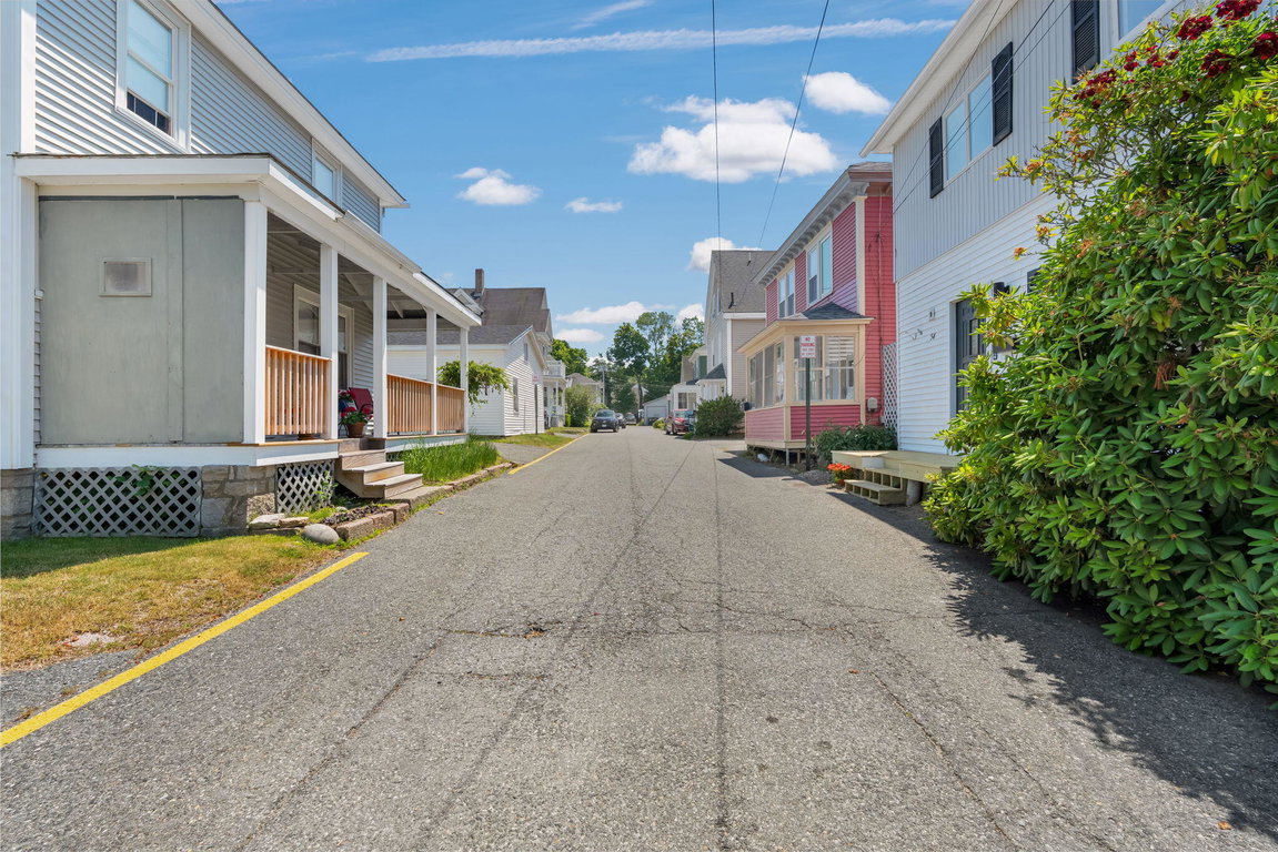 28-web-or-mls-54-greeley-ave