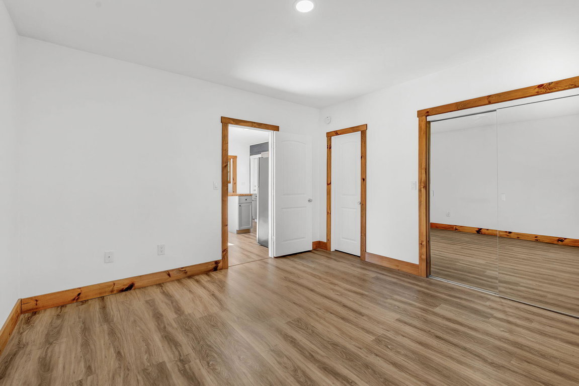 15-web-or-mls-727-n-bend-rd