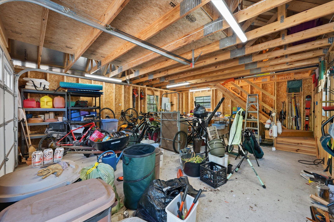 Garage - 1st floor