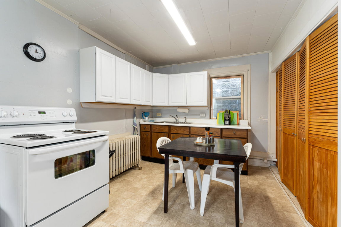 APARTMENT KITCHEN 2