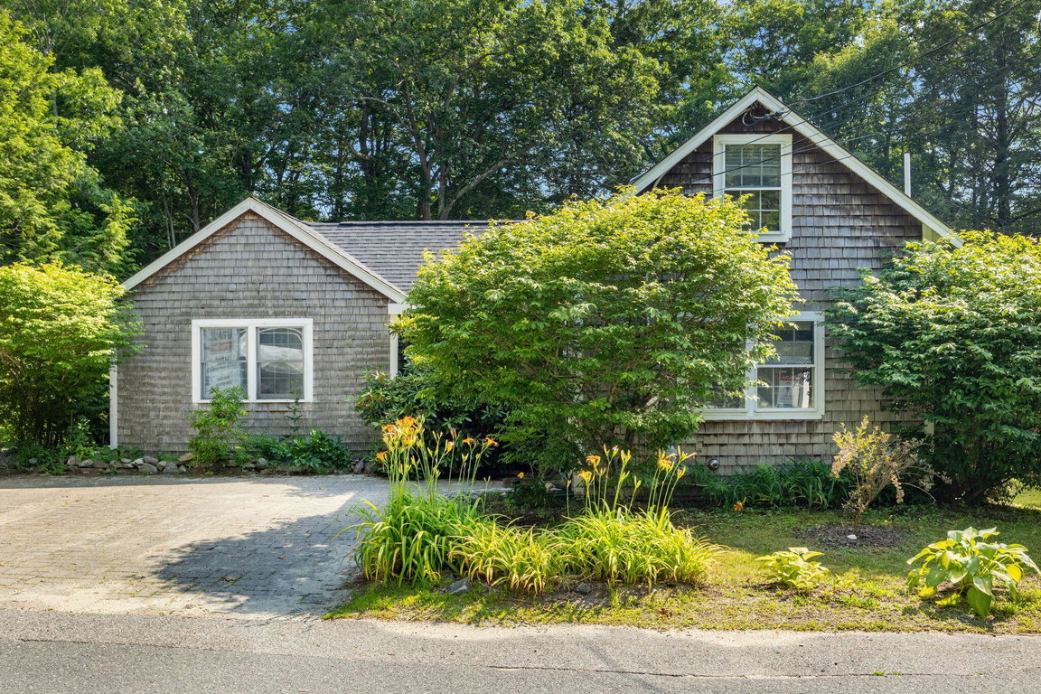 86 Underwood Road Falmouth