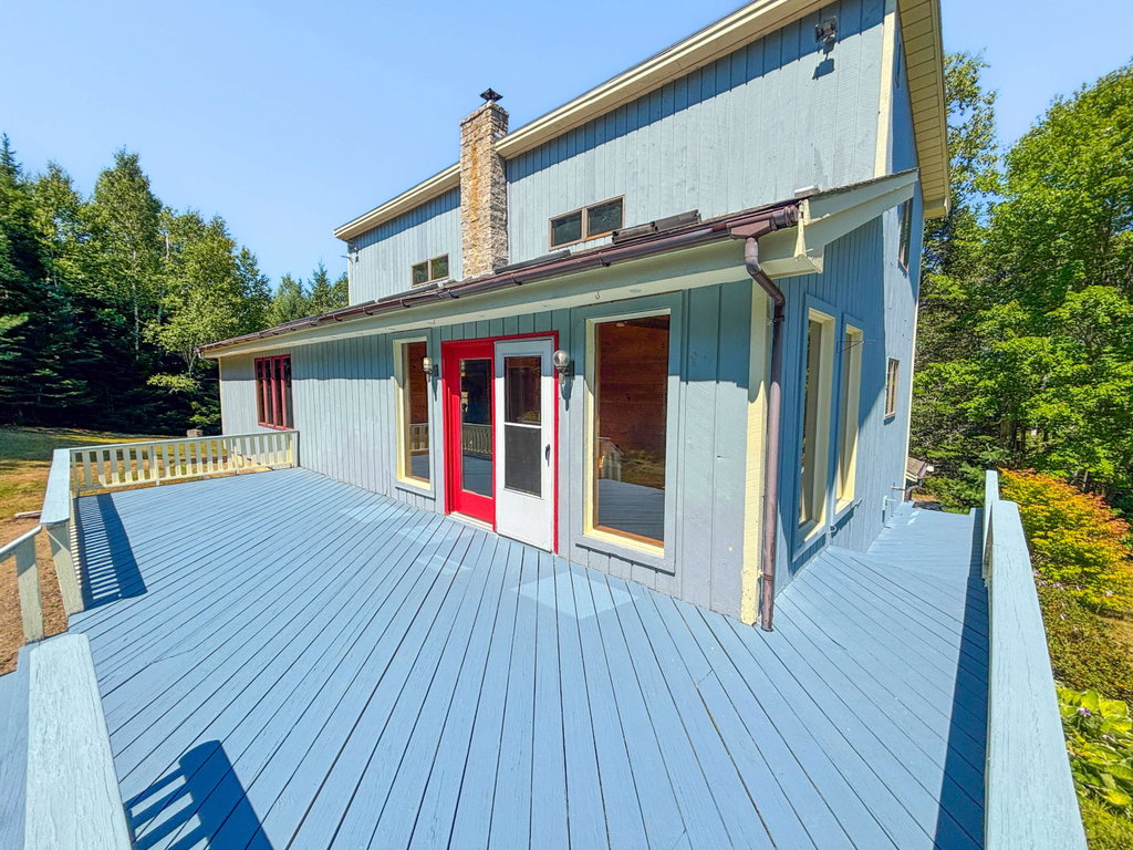 Exterior Home (11)