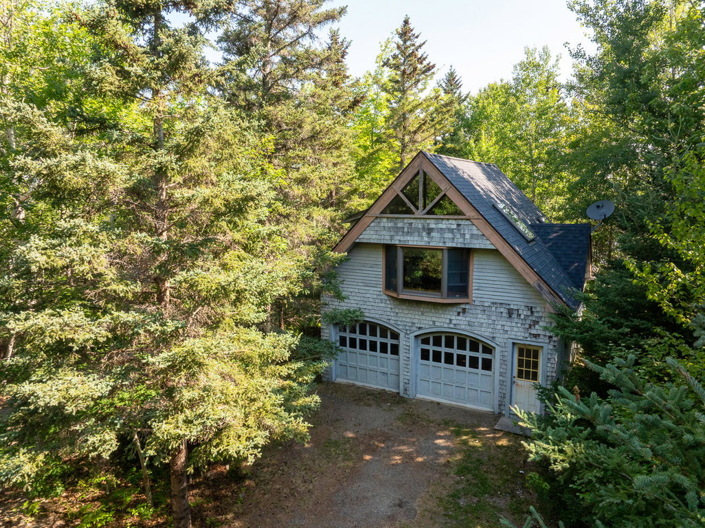 Guest Cottage/Garage