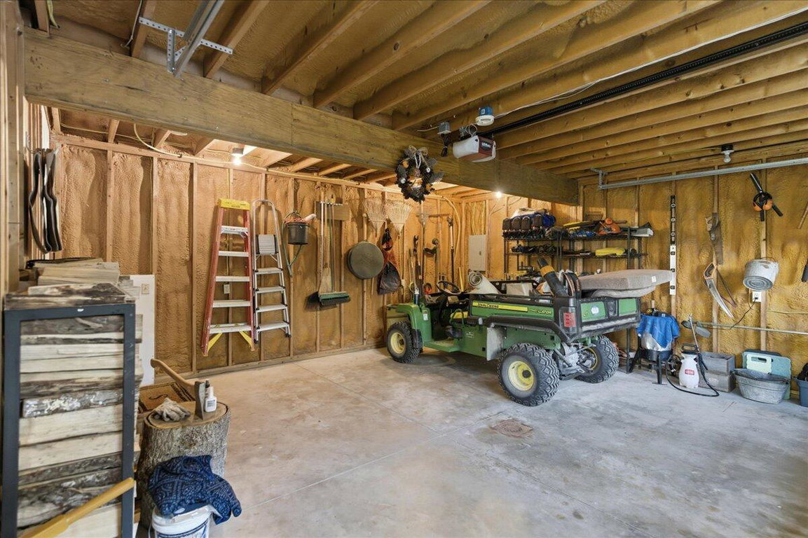 056-Harley_s Way - Garage_Office
